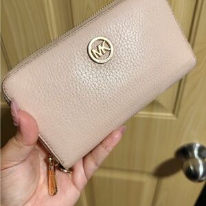 Michael Kors Blush Pink Wallet